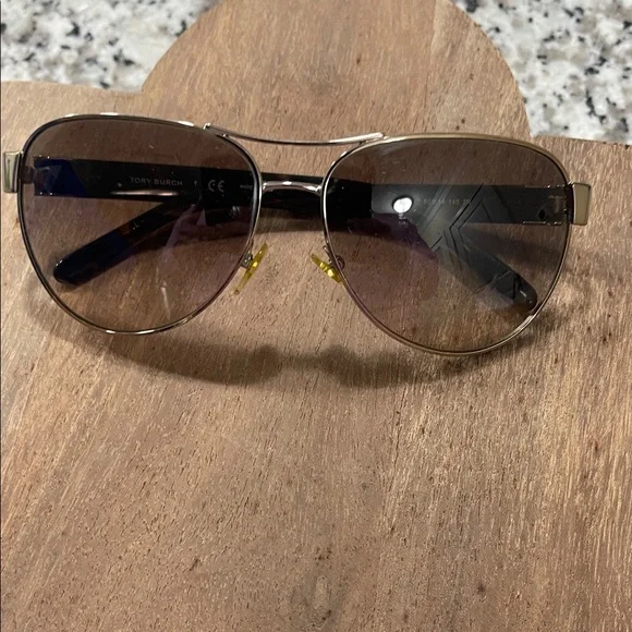 Tory Burch gold Aviator Sunglasses - Picture 1 of 8
